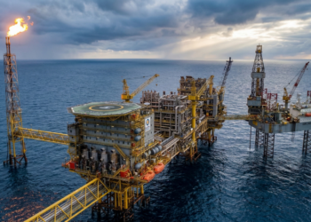 Petróleo supera US$ 119 com crise no Oriente Médio e China suspende exportações de diesel e gasolina