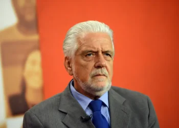 PF aponta Jaques Wagner como beneficiário de R$ 8,35 milhões ligados ao caso Master