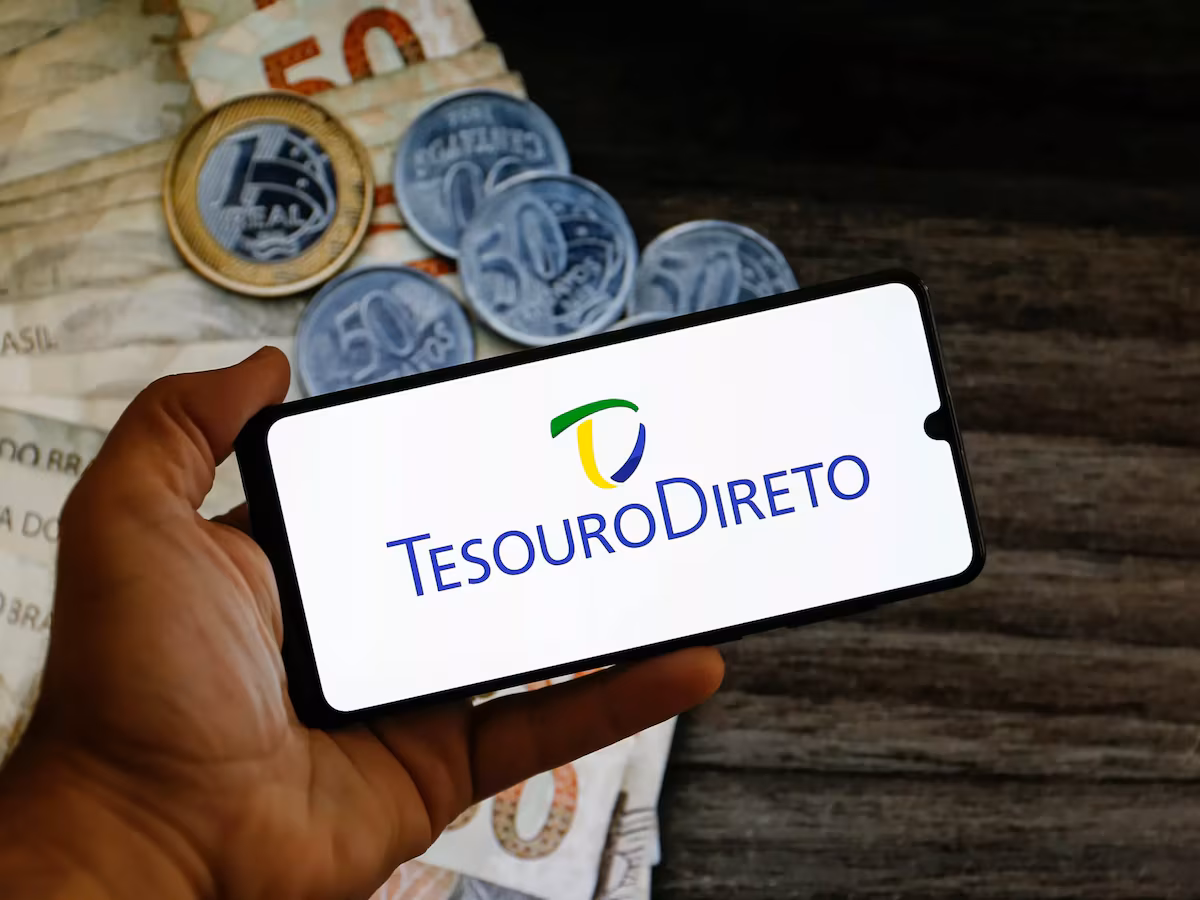 Tesouro IPCA+ dispara após Copom deixar próximos passos em aberto