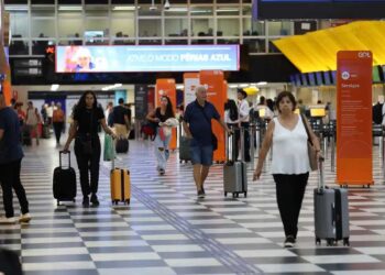 Passagem aérea sobe 0,3%, mas querosene dispara 57,6%