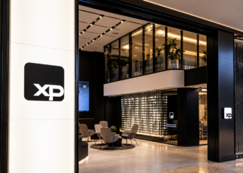 FII da XP compra prédios por R$ 1,1 bi e prevê alta de 15% na cota